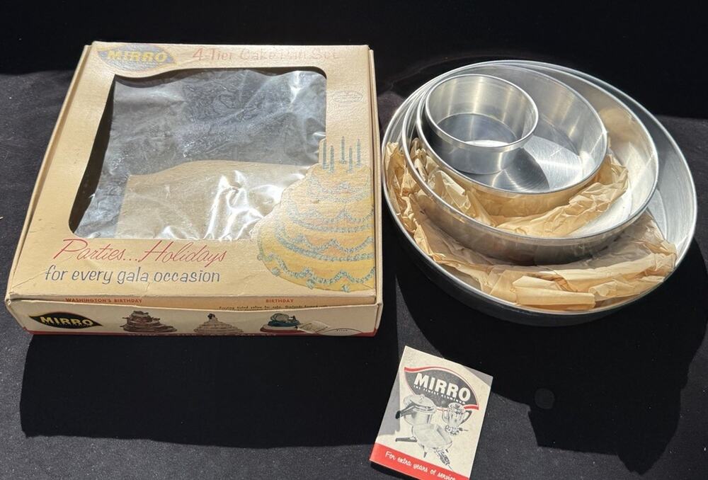 Vintage Mirro 4-Tier Cake Pan Set FT-902 Original Box Mid Century Wedding Cake